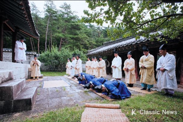 전시사진_도산서원의 향사