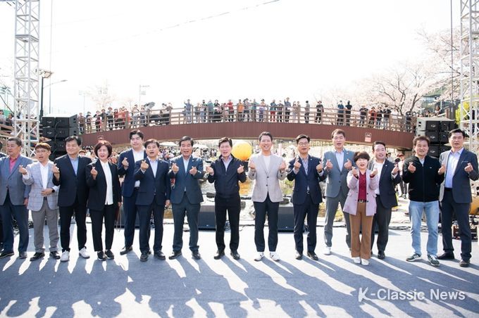 낭만 열기로 가득한 벚꽃 맛집 구미