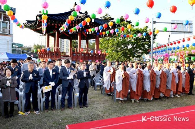 군위군, ‘부처님 오신 날’봉축 점등식 봉행
