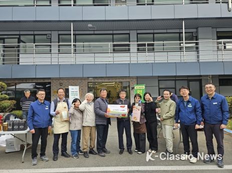 거창군 북상면 주민자치회, 현대로템 내 지역특산품 특가 행사 가져