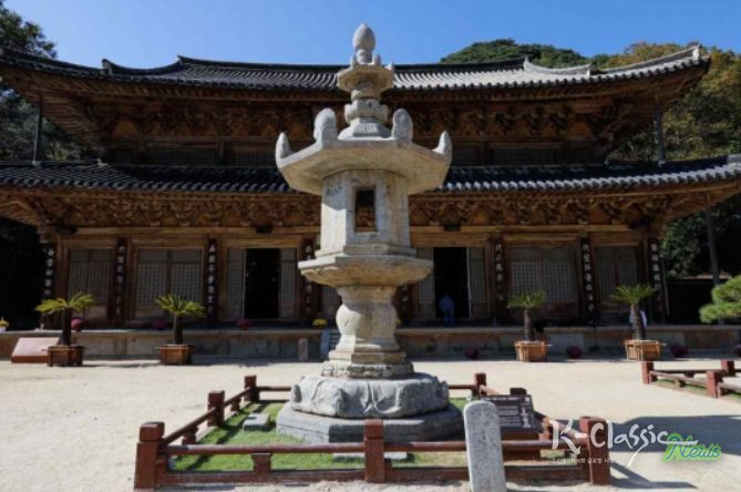 복원 완료된 '구례 화엄사 각황전 앞 석등'