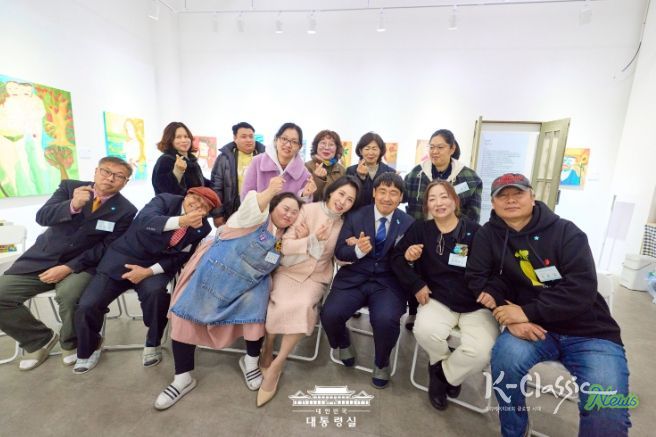 김혜경 여사, 발달장애인 작가 전시회 방문 및 차담회(대통령실)