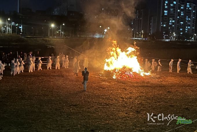 정월대보름 달집태우기로 병오년 새해 안녕 기원