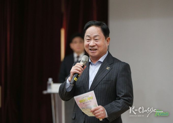 학부모 미래교육공동체 행사에 참석한 주광덕 시장